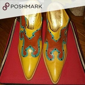 BCBG Cow girl boot clogs 🐄